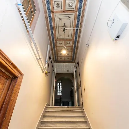 2 1 Salon In A Historical Building In The Heart Of Galata דירה איסטמבול