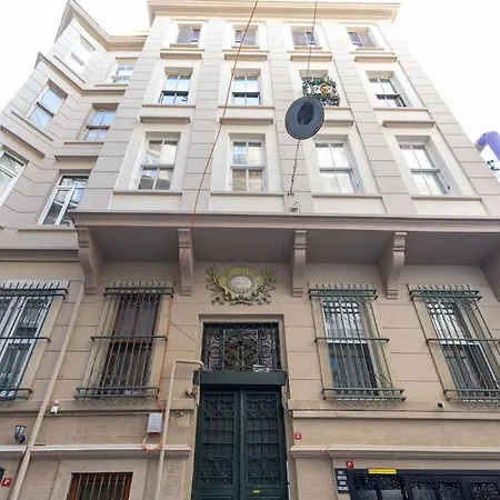 2 1 Salon In A Historical Building In The Heart Of Galata איסטמבול