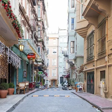 דירה 2 1 Salon In A Historical Building In The Heart Of Galata איסטמבול