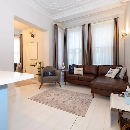 2 1 Salon In A Historical Building In The Heart Of Galata איסטמבול
