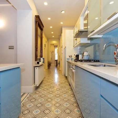 דירה 2 1 Salon In A Historical Building In The Heart Of Galata *