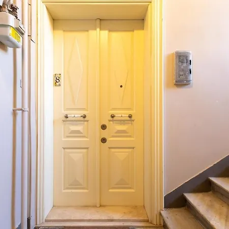 דירה 2 1 Salon In A Historical Building In The Heart Of Galata *