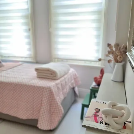 2 1 Salon In A Historical Building In The Heart Of Galata איסטמבול