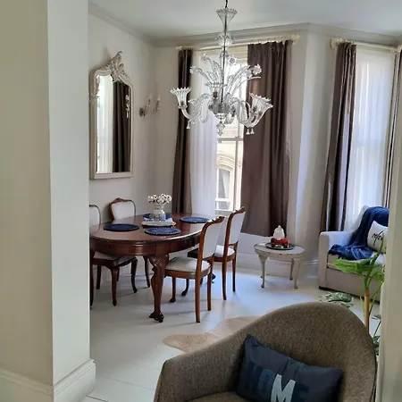 2 1 Salon In A Historical Building In The Heart Of Galata דירה