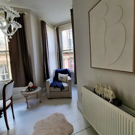 2 1 Salon In A Historical Building In The Heart Of Galata דירה *