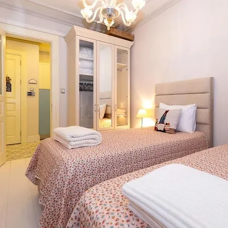 2 1 Salon In A Historical Building In The Heart Of Galata * איסטמבול