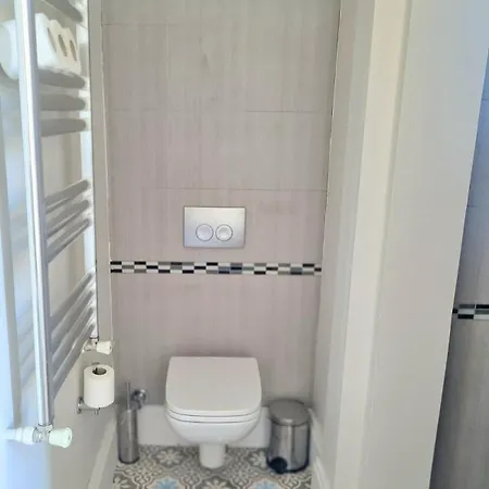 2 1 Salon In A Historical Building In The Heart Of Galata